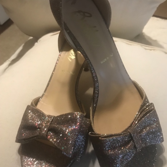 Shoes - Picture 2 of 6